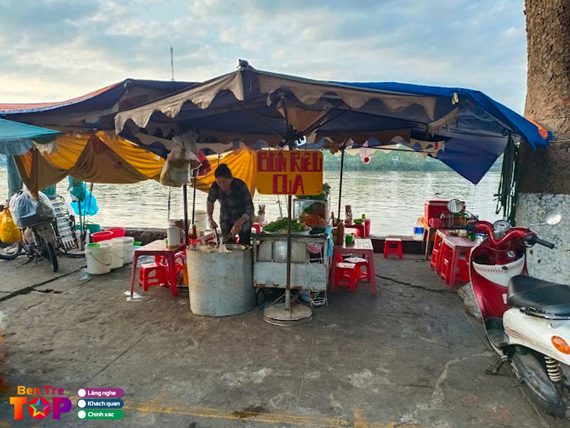 bun-rieu-cua-di-bay-bo-song-cho-ben-tre-bentretoplist