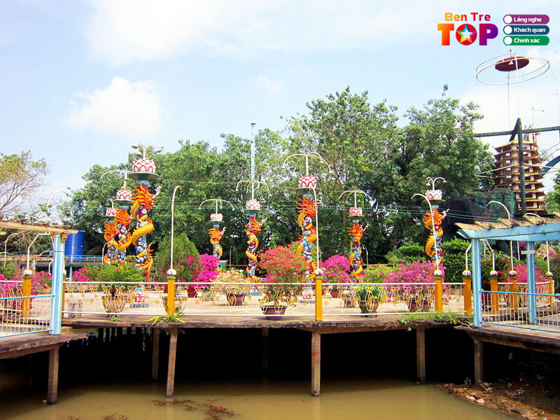 kien-truc-doc-dao-cua-khu-di-tich-dao-dua-ben-tre-ben-tre-1-bentretoplist