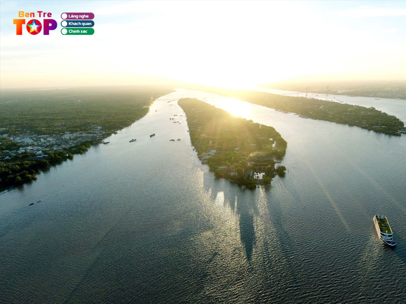 tong-quan-thong-tin-ve-con-phung-ben-tre-bentretoplist