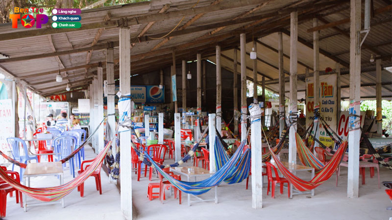 top-7-quan-cafe-vong-ben-tre-duoc-dan-ban-dia-ghe-thuong-xuyen-bentretoplist