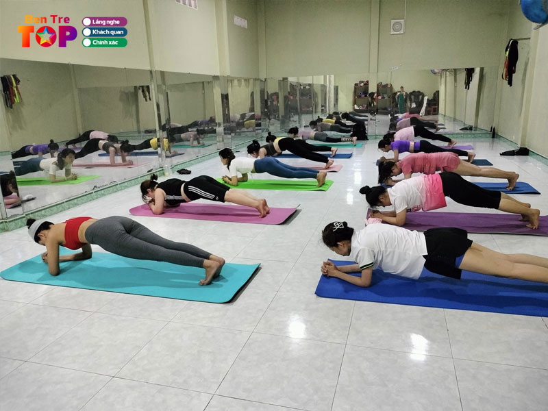 yoga-sen-vang-bentretoplist