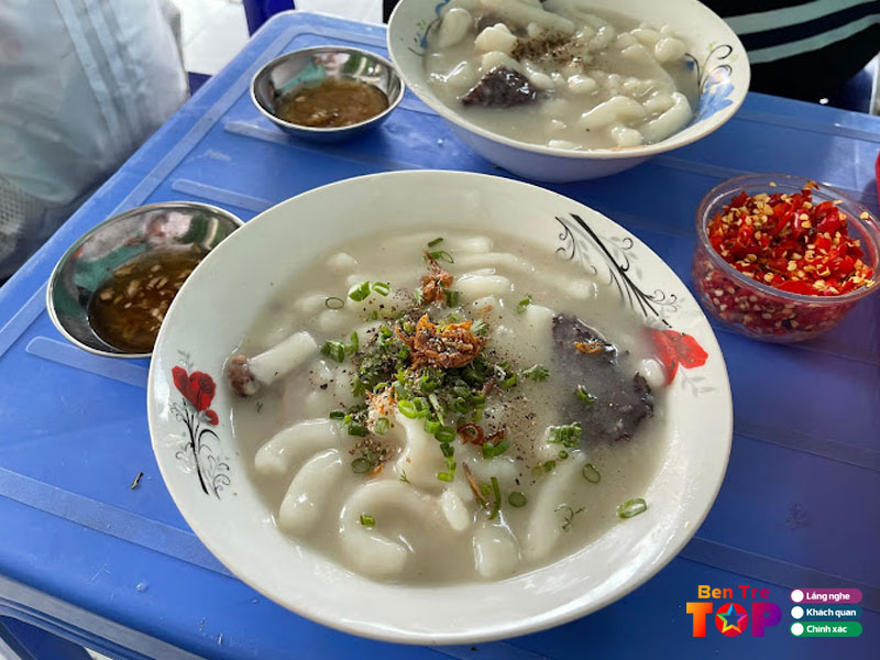 banh-canh-bot-xat-15k-bentretoplist