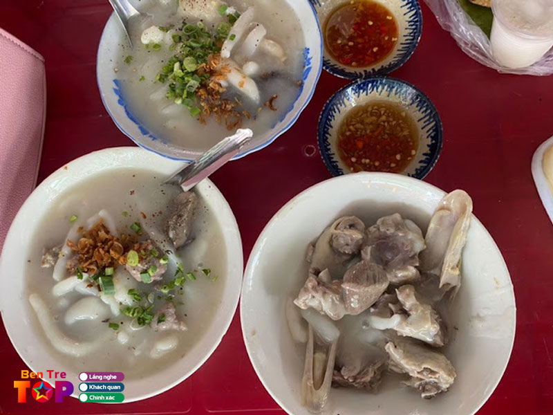 banh-canh-bot-xat-cho-ben-tre-bentretoplist