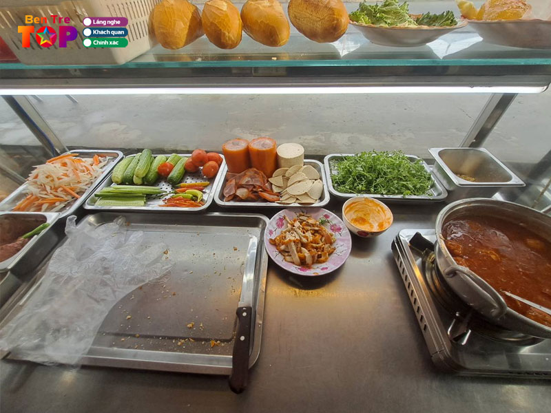 banh-kem-banh-mi-deli-bakery-bentretoplist