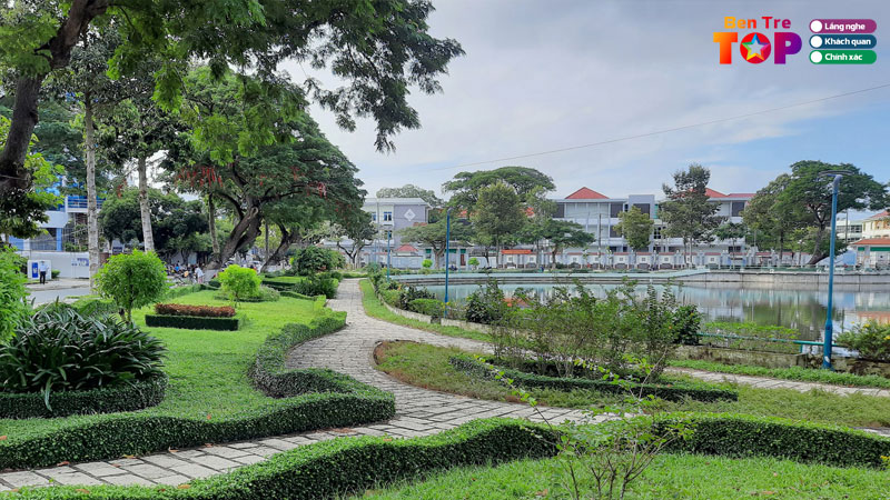 top-6-cong-vien-ben-tre-rong-rai-mat-me-va-dong-duc-bentretoplist