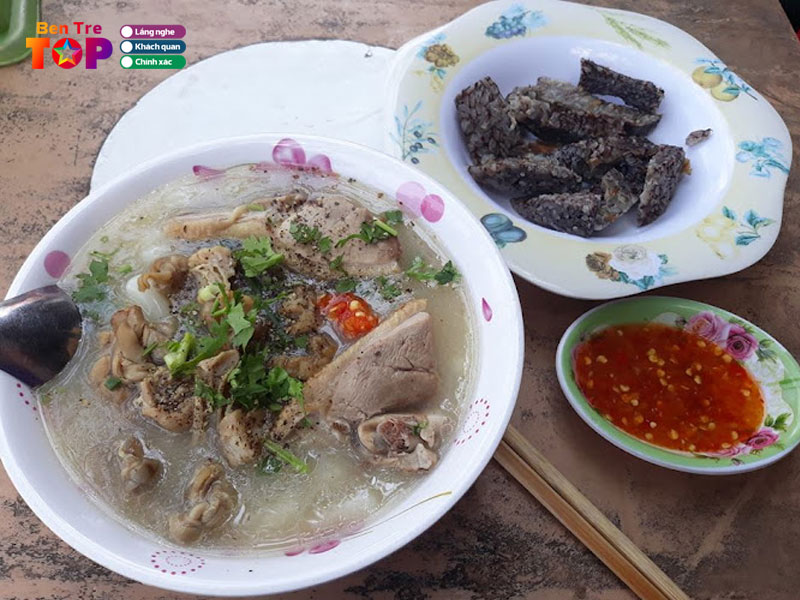 Banh-canh-vit-bot-xat-nga-4-tan-thanh-bentretoplist