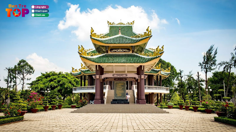 Gioi-thieu-ve-khu-lang-mo-nguyen-dinh-chieu-ben-tre-bentretoplist