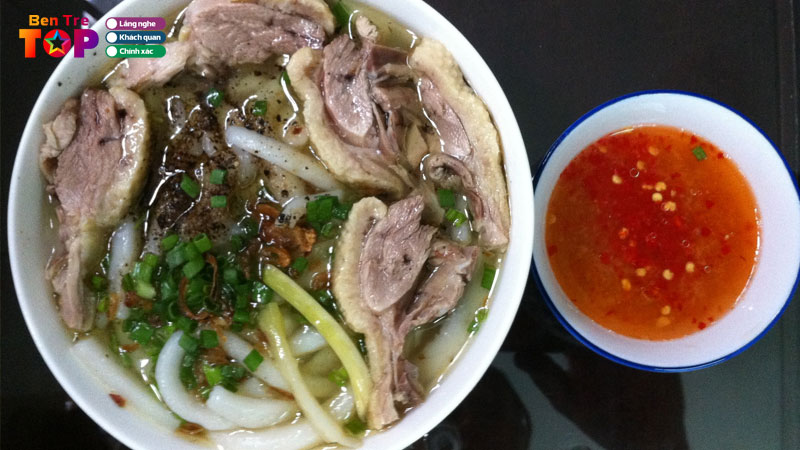 Top-7-quan-banh-canh-vit-ben-tre-duoc-dan-ban-dia-ghe-den-dong-bentretoplist