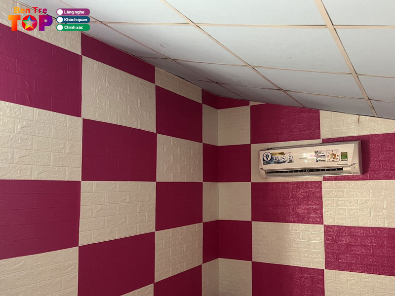 Xop-dan-tuong-san-nhua-gia-go-bi-bentretoplist