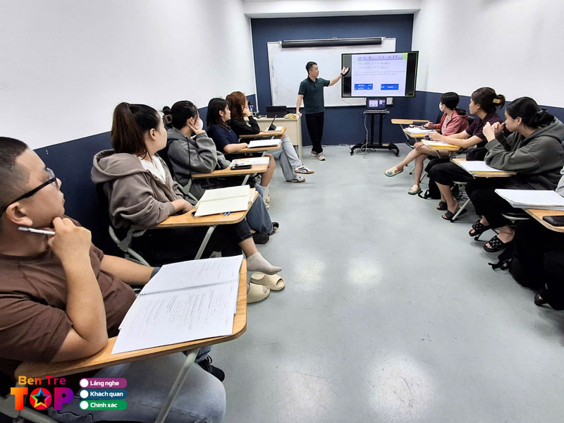 Trung-tam-nhat-ngu-hikari-academy-o-ben-tre-bentretoplist