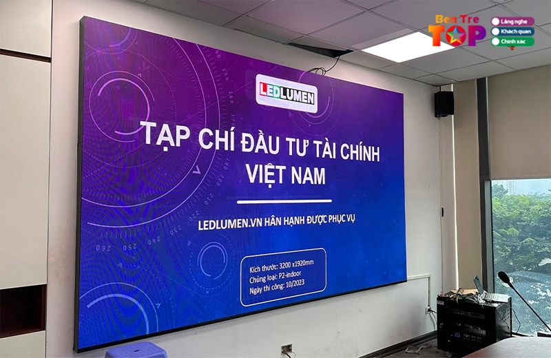 Loi-ich-khi-su-dung-man-hinh-led