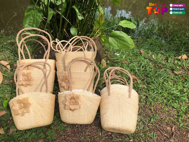 Co-so-ut-thuan-san-xuat-tui-xach-luc-binh-ben-tre-bentretoplist