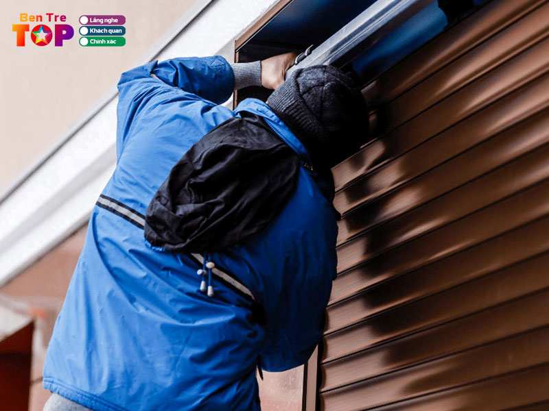 Cua-cuon-cua-keo-quoc-vy-bentretoplist