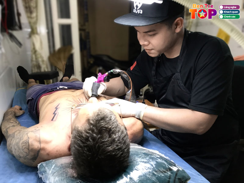 Dat-long-tattoo-dia-chi-hoc-xam-o-ben-tre-chat-luong-bentretoplist