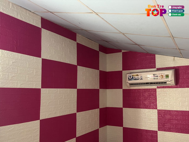 Xop-dan-tuong-san-nhua-gia-go-ben-tre-bentretoplist