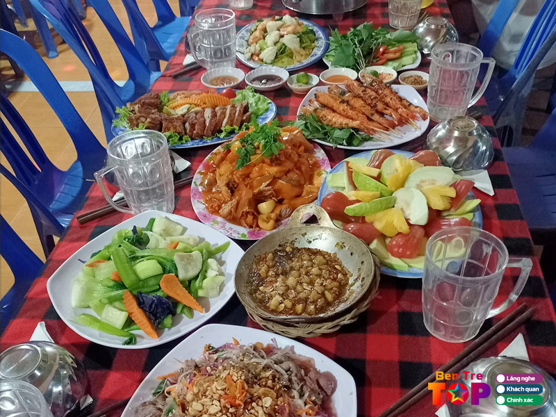 Quan-an-gia-dinh-phuong-dung-bentretoplist