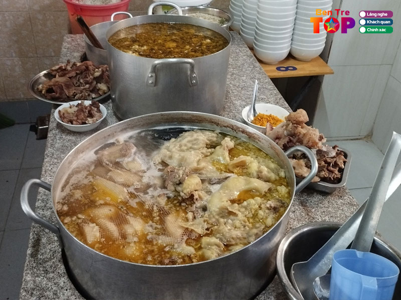 Quan-pho-anh-hong-bentretoplist