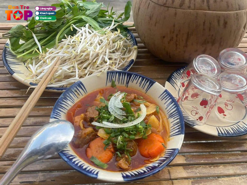 Com-nieu-nghi-quan-bentretoplist