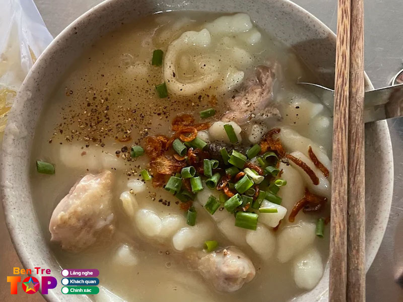 Banh-canh-bot-xat-ba-cho-bentretoplist