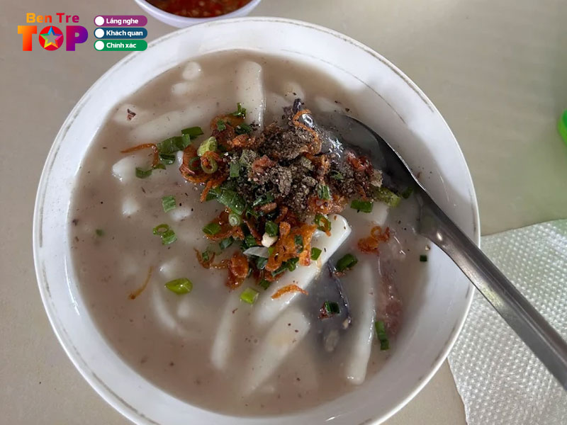 Banh-canh-bot-xat-ba-tien-bentretoplist