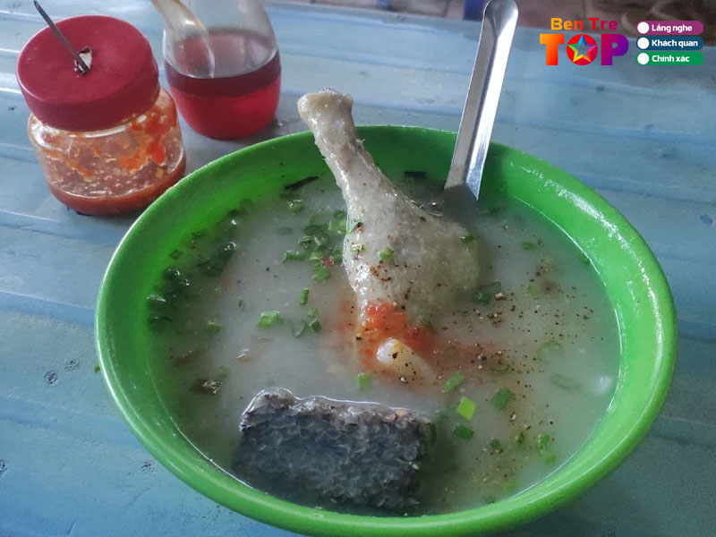 Banh-canh-vit-bot-xat-co-hang-bentretoplist