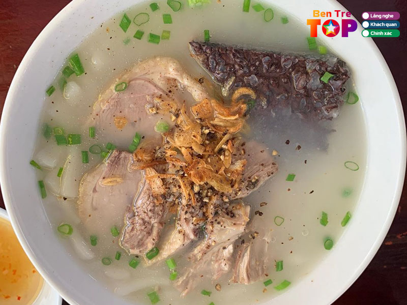 Banh-canh-vit-bot-xat-ut-chinh-bentretoplist