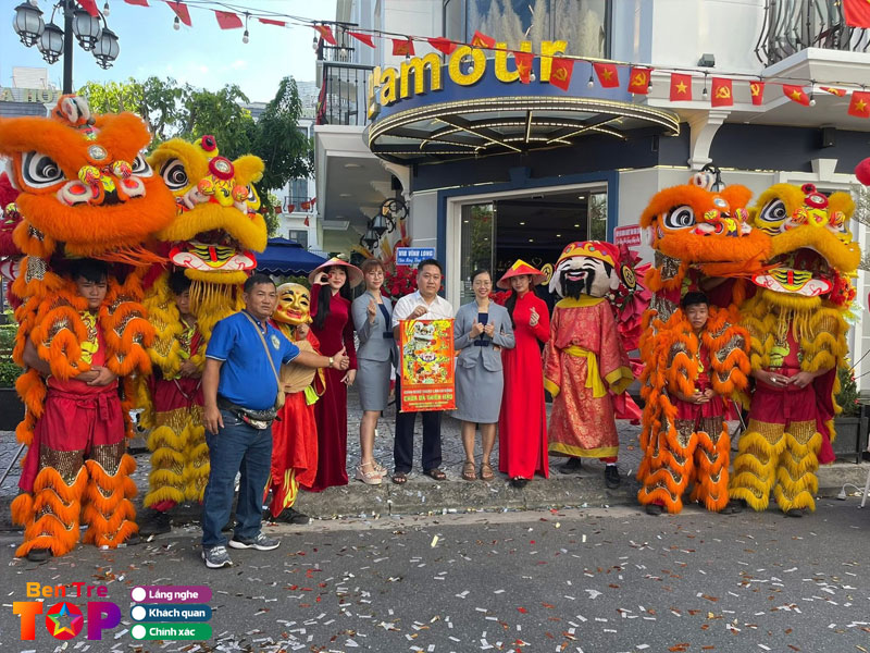 Doan-nghe-thuat-lan-su-rong-chua-ba-thien-hau-bentretoplist