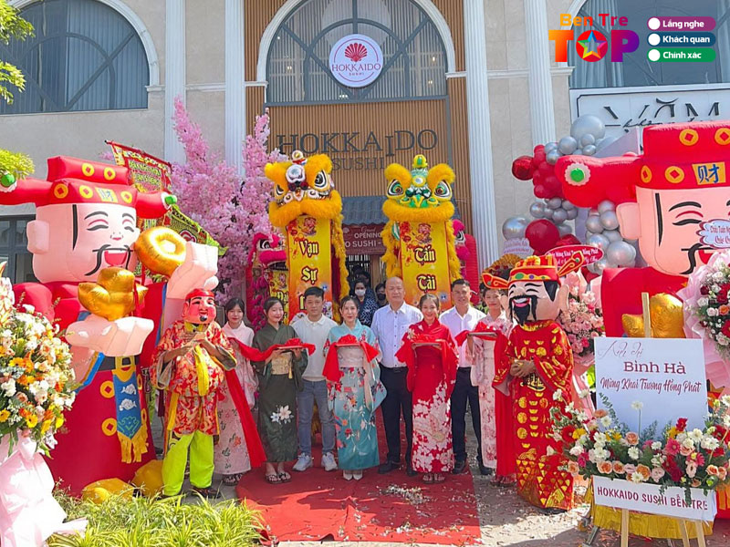 Doan-nghe-thuat-lan-su-rong-kim-quoc-long-bentretoplist