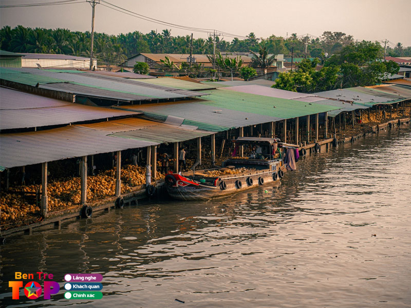 Gia-tri-van-hoa-va-du-lich-cua-cho-noi-dua-bentretoplist