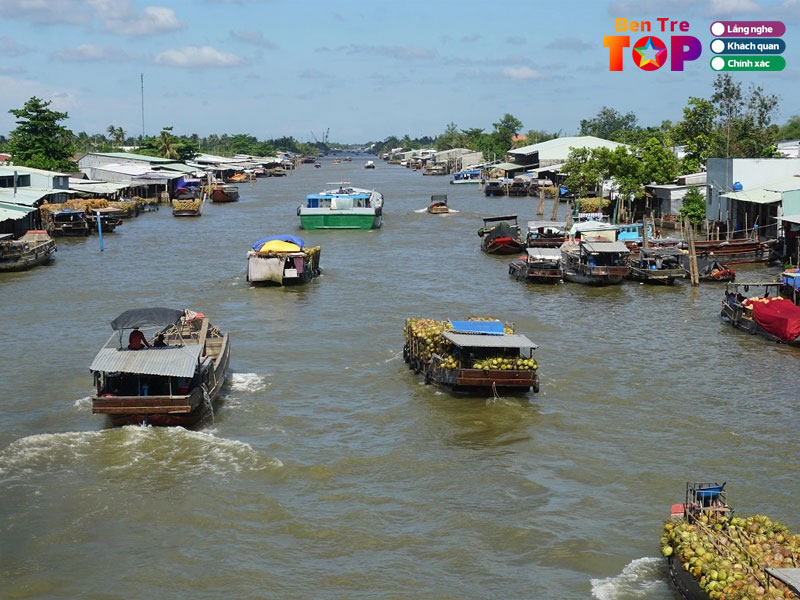 Net-dac-trung-cua-cho-noi-dua-tren-song-thom-bentretoplist