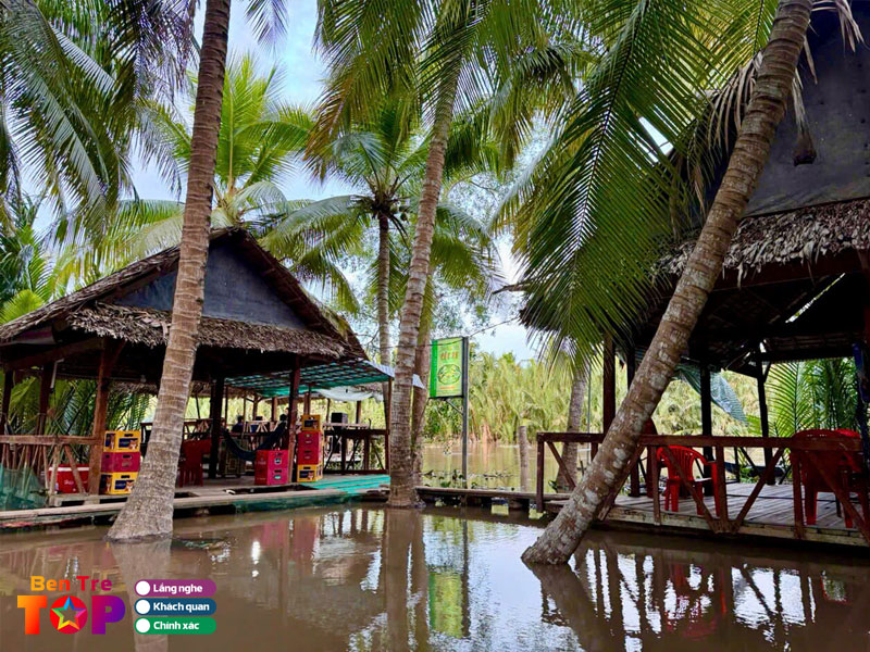 Quan-an-san-vuon-cau-ba-bentretoplist