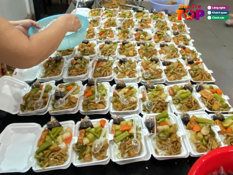 Vu-lan-quan-quan-com-thuan-chay-bentretoplist