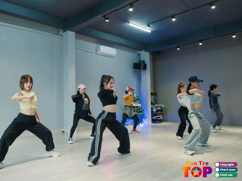 Tieu-chi-cot-loi-va-phuong-phap-luan-danh-gia-cua-bentretoplist