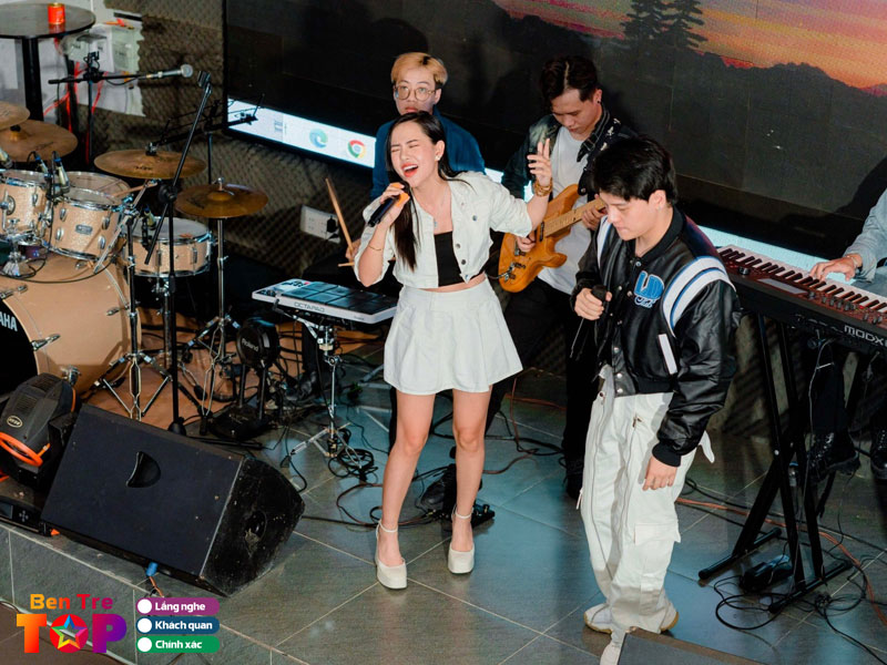 Huong-dan-lua-chon-va-meo-trai-nghiem-nghe-nhac-acoustic-tu-dan-ban-dia-bentretoplist