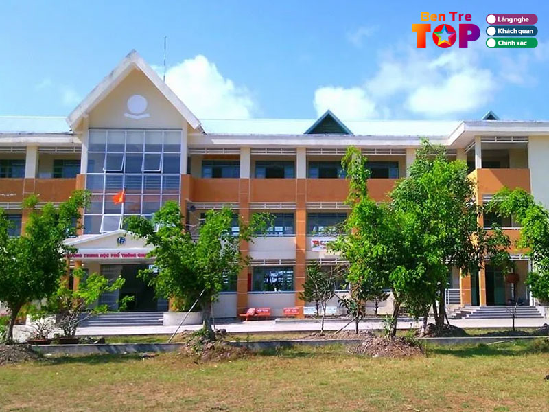 Truong-thpt-chuyen-nguyen-thien-thanh-bentretoplist