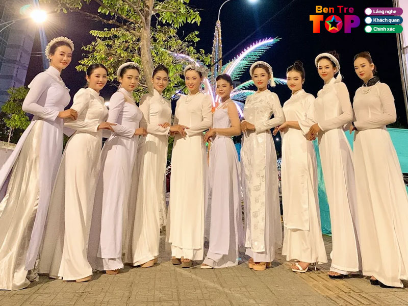 Ao-dai-lu-anh-dan-dau-xu-huong-thoi-trang-tre-bentretoplist