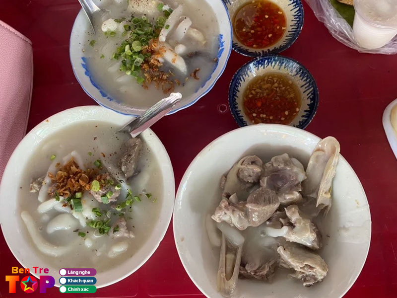 Banh-canh-bot-xat-cho-ben-tre-1-bentretoplist