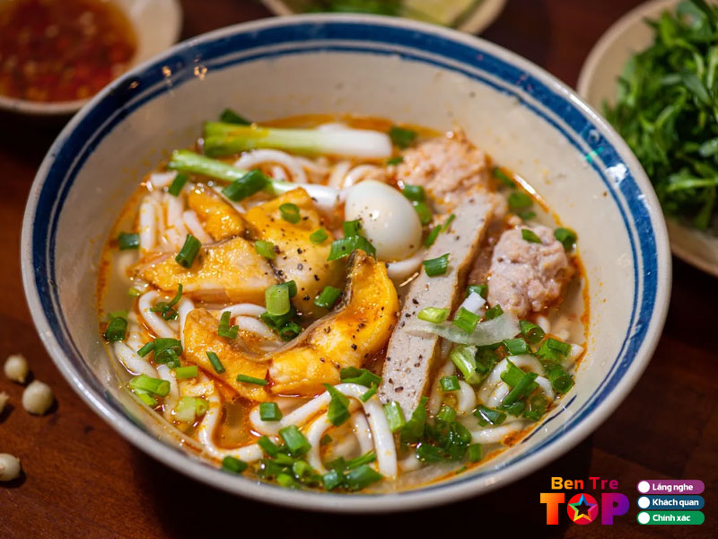 Banh-canh-hue-phu-loc-bentretoplist