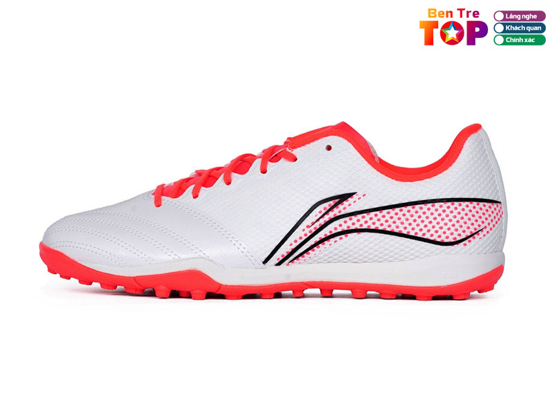 Cach-chon-mua-giay-da-bong-phu-hop-cho-nguoi-choi-bentretoplist