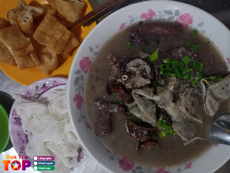 Chao-long-phu-hung-phuc-vu-xuyen-dem-bentretoplist