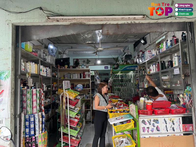 Cua-hang-phu-lieu-toc-thanh-loan-ben-tre-bentretoplist