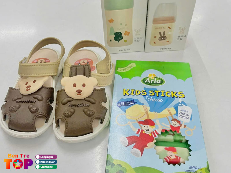 Ga-con-fashion-thoi-trang-va-phu-kien-an-toan-cho-be-bentretoplist