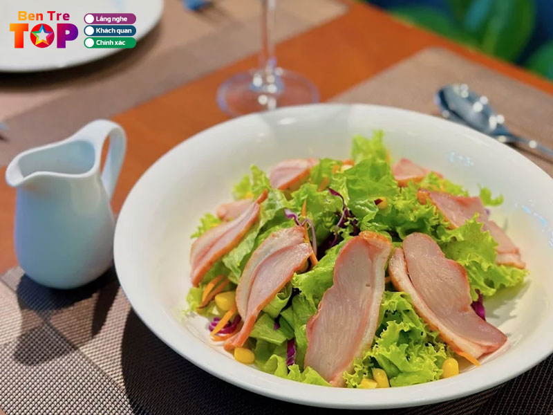 Hide-away-bistro-bentretoplist