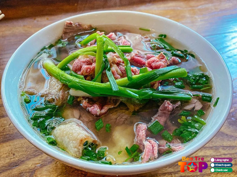 Huong-dan-lua-chon-quan-an-sang-meo-trai-nghiem-tu-dan-ban-dia-bentretoplist