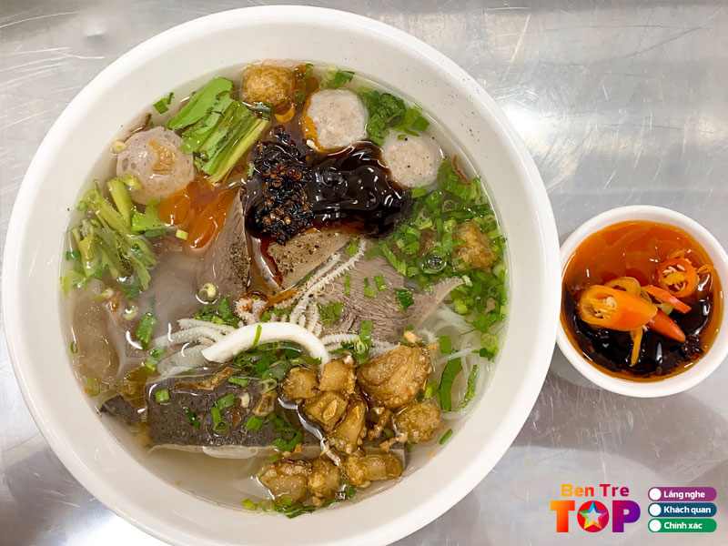 Huong-dan-lua-chon-va-meo-thuong-thuc-hu-tieu-chuan-vi-mien-tay-bentretoplist