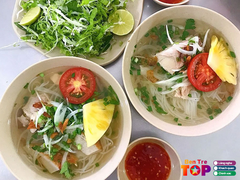Huong-dan-lua-chon-va-meo-trai-nghiem-bun-cha-ca-tu-dan-dia-phuong-bentretoplist