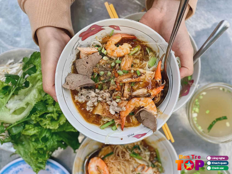 Kinh-nghiem-chon-quan-hu-tieu-nam-vang-ngon-o-ben-tre-bentretoplist