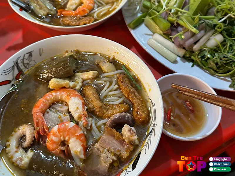 Lau-mam-79-phong-cach-mien-que-hao-sang-bentretoplist