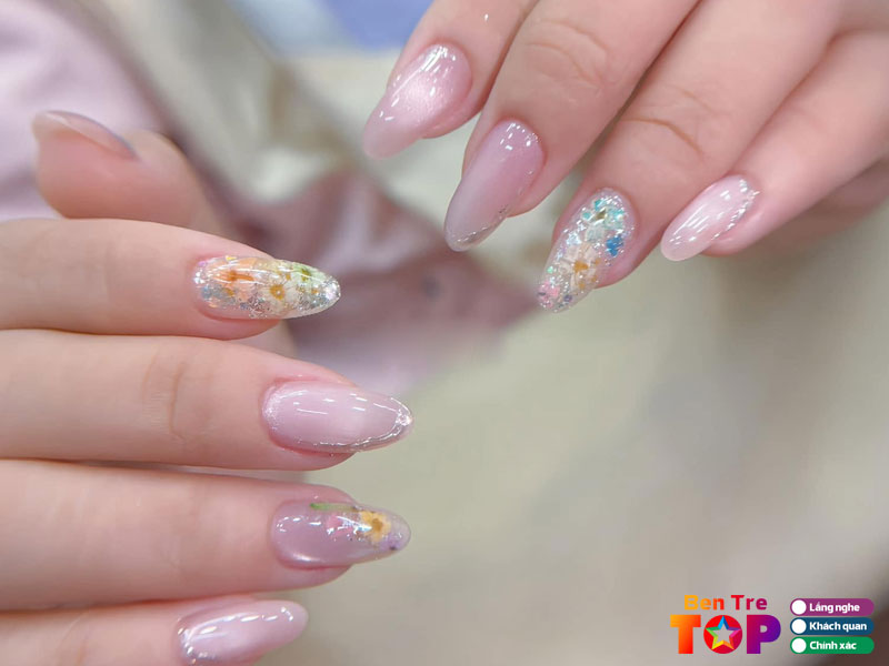 Nails-mi-mi-doc-dao-voi-phong-cach-thiet-ke-rieng-biet-bentretoplist