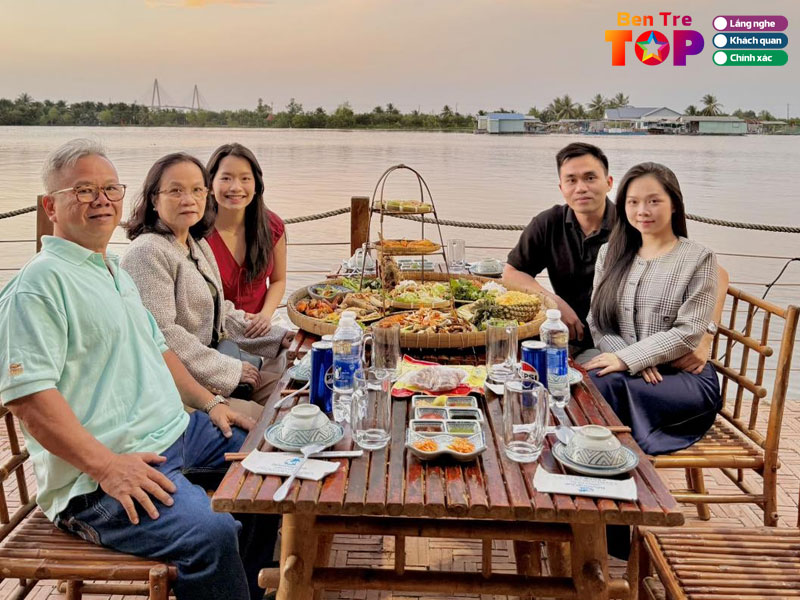 Nha-hang-ben-song-que-bentretoplist